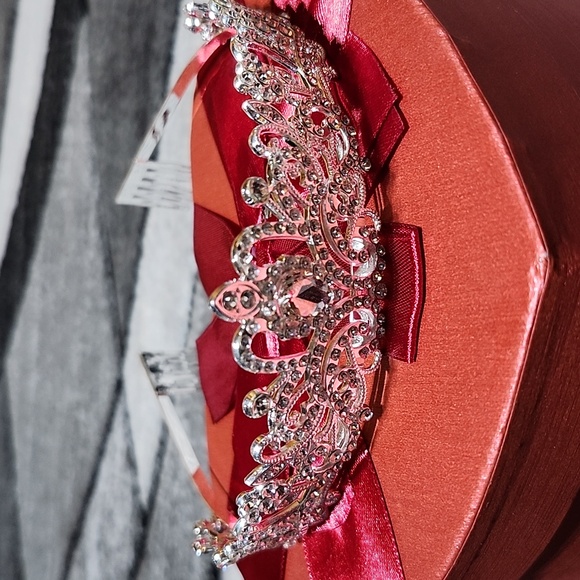 CRYSTAL RHINESTONE SILVER-TONE METAL TIARA W/ COMBS CROWN HEADPIECE - Picture 2 of 13